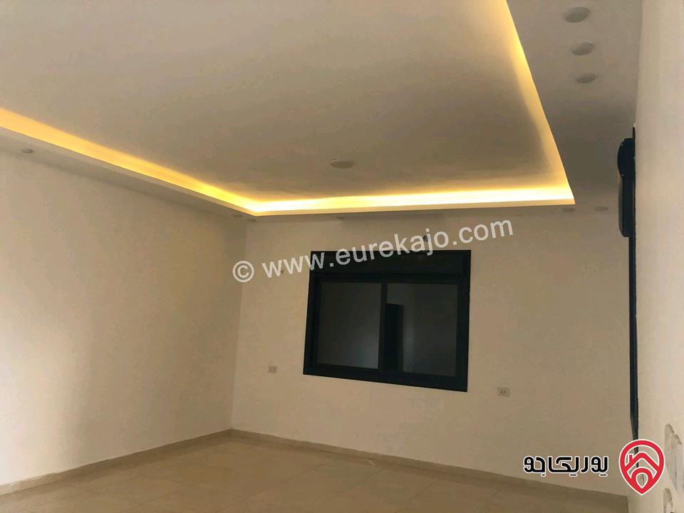 فيلا مساحة 280م على أرض 1300م للايجار في اربد - الصريح