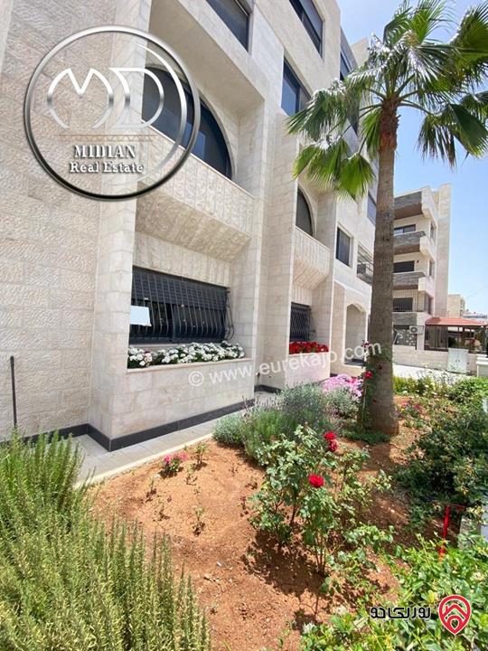 شقة ارضية فارغة للايجار في عمان - ام اذينة مساحة 150م مع ترس و حديقة 200م تشطيبات و ديكورات سوبر ديلوكس