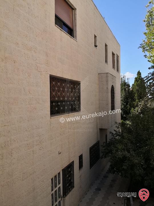 فيلا مستقلة مميزة مساحة 1180م على أرض 949م للبيع في عمان - ام اذينة