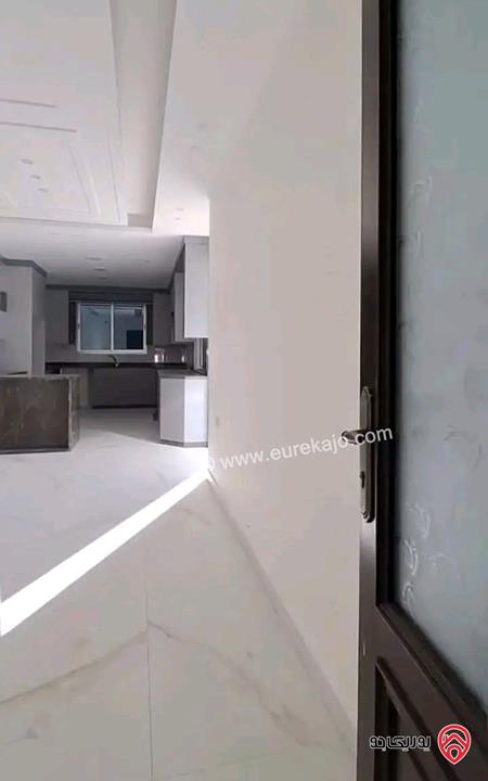 شقة سوبر ديلوكس طابق ثالث مساحة 175متر للايجار في عمان - شفا بدران 