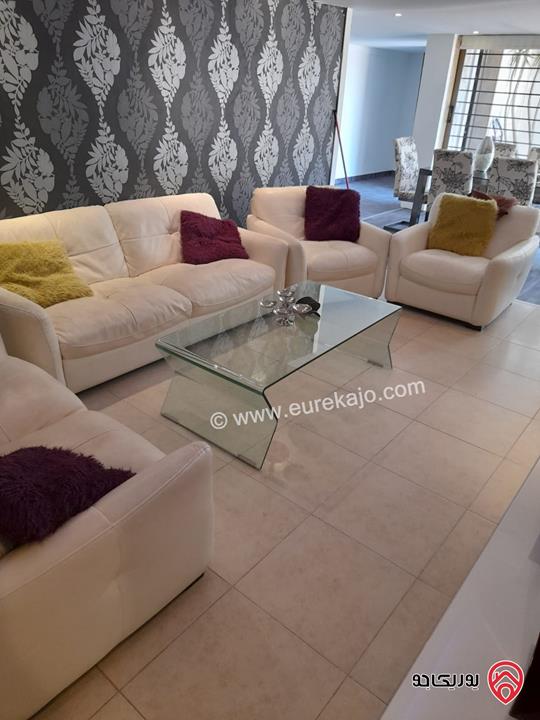 شقة مفروشة أرضية مساحة 130م داخلي و 40م خارجي للإيجار أو للبيع في عمان– الدوار الرابع