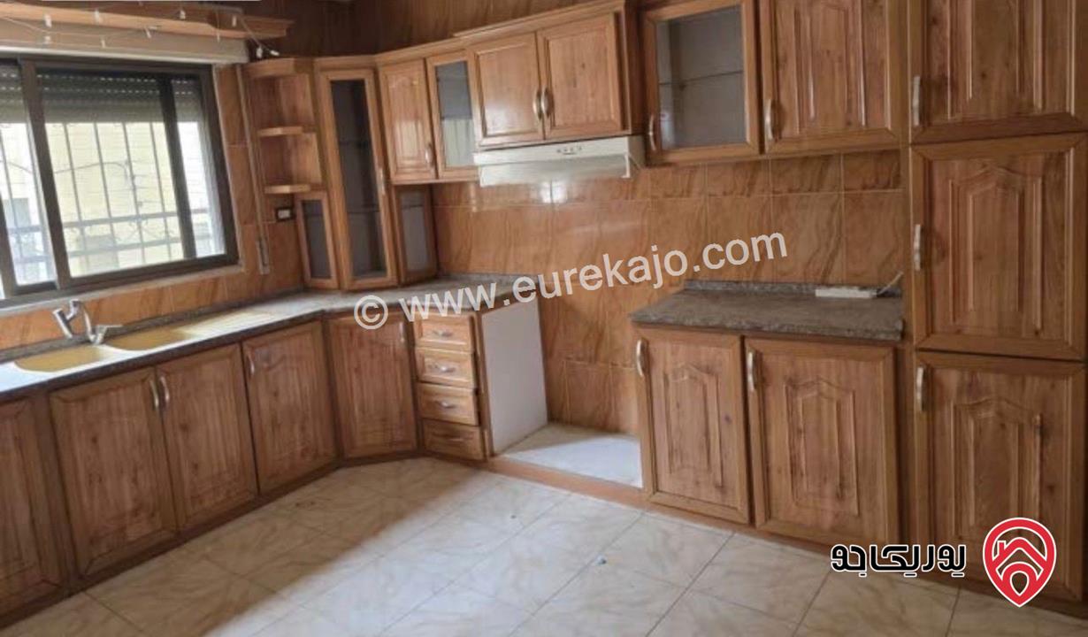 شقة أرضية مساحة 200م داخلي و 150م خارجي للايجار في عمان - خلدا