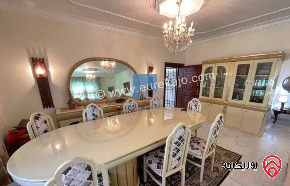 شقة مميزة للبيع في عمان تلاع العلي - خلف السلطان طابق ثالث 260م مع روف 70م بسعر مغري