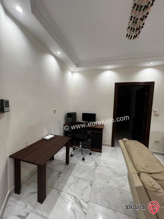 شقة مفروشة طابق أول مساحة 211م للايجار في عمان - ام اذينة