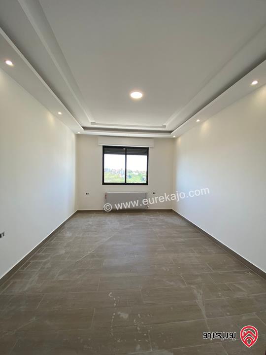 شقة سوبر ديلوكس طابق أول 185م للبيع في عمان - طريق المطار