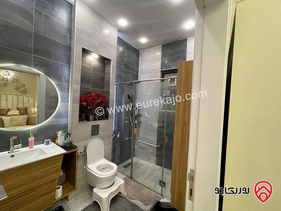 شقة طابق ثالث دوبلكس مساحة 247م للبيع في عمان - أم السماق