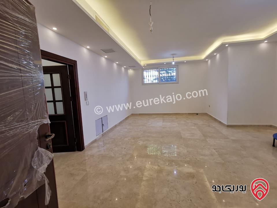 فيلا مع شقتين مساحة 800م على أرض 750م للبيع بإطلالة خلابة في عمان - بدر الجديدة من المالك مباشرة 