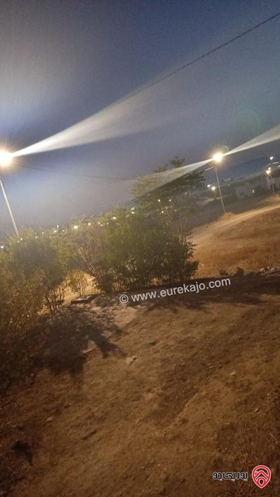 بيت مستقل مساحة البناء 192م على أرض 1 دونم و 750م للبيع في موقع متميز بإطلالة خلابة في طبقة فحل، اربد
