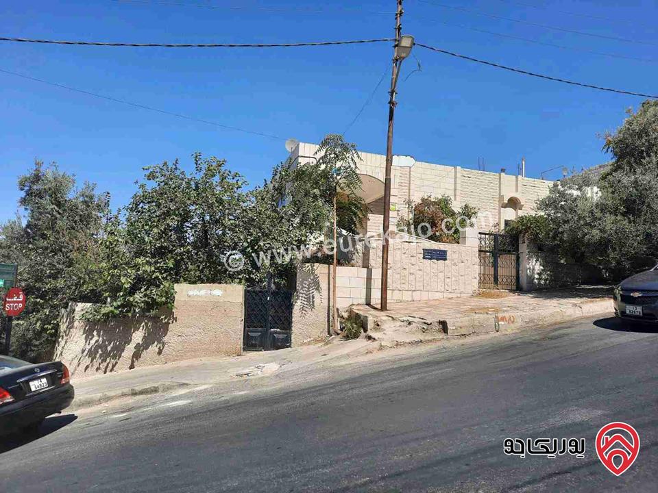 فيلا مساحة الأرض 1142م والبناء 1000م للبيع في صويلح