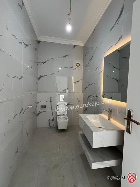 فيلا مساحة الارض 672م مساحة البناء 600م للبيع في عمان - دير غبار حي السهل 