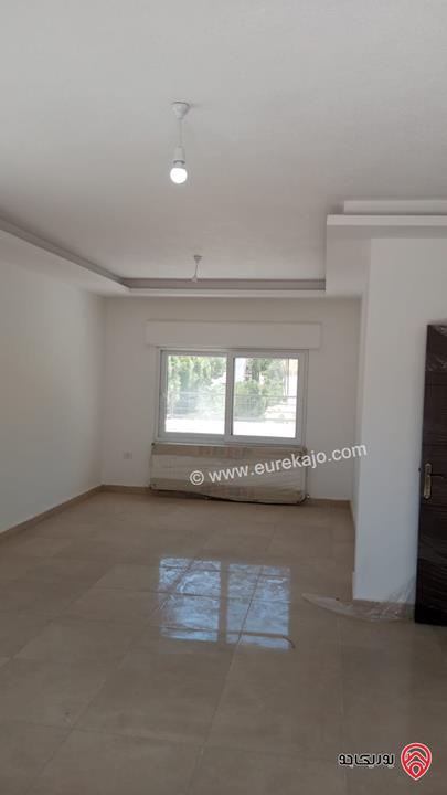 روف طابق ثاني مساحة البناء 110م وخارجي 100م للبيع في عمان –  الفحيص / البلد