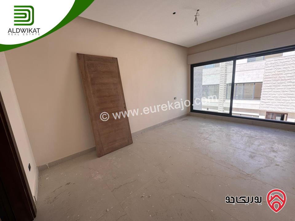 فيلا متلاصقة للبيع في عمان - عبدون مساحة الارض 400م ومساحة البناء 500م موقع مميز