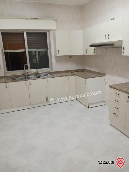 شقة مساحة 140م طابق ثالث للإيجار في عمان -  شارع المدينة المنورة 