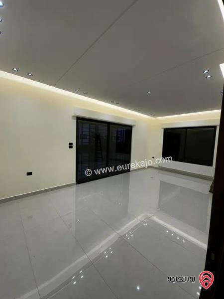 شقة فاخرة جديدة 220م طابق أول للبيع في عمان - خلدا  