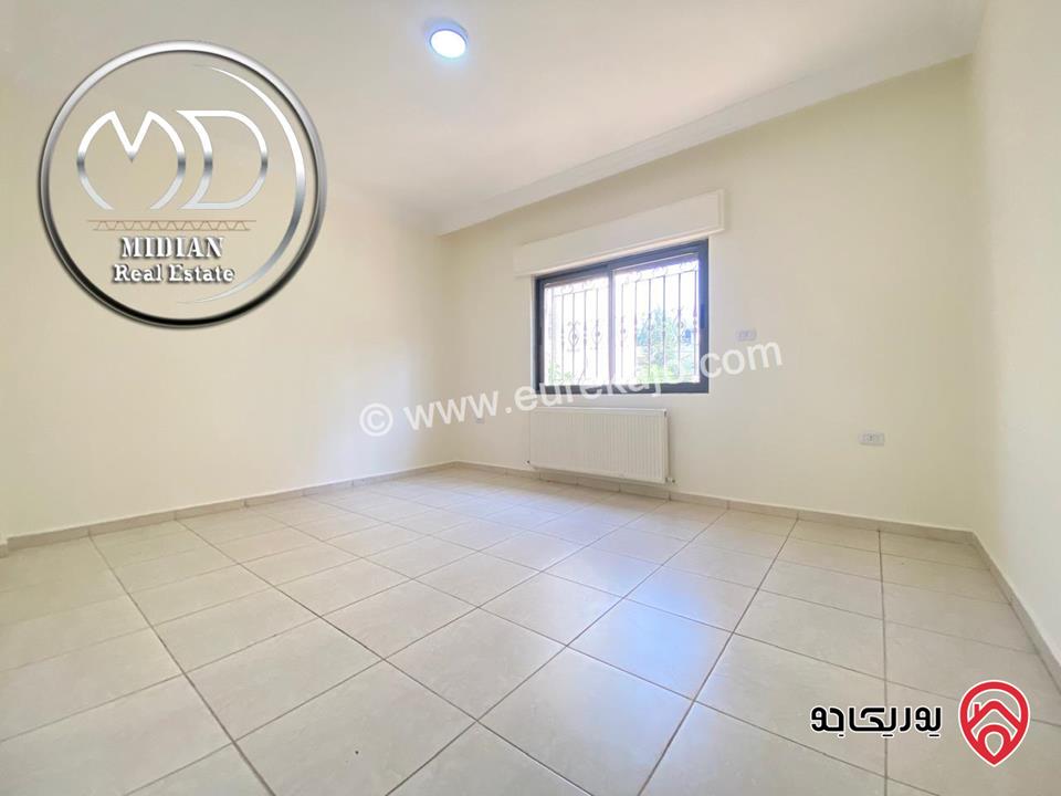 شقة ارضية فارغة للايجار في عمان - خلدا العوجانية مساحة 190م مع ترس و حديقة 120م تشطيبات و ديكورات عصرية فاخرة