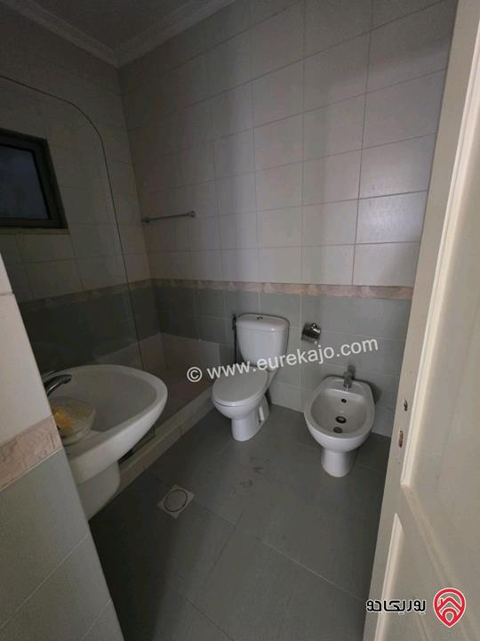 شقة طابق ثالث مساحة 190م للإيجار فارغة في عمان - خلدا 