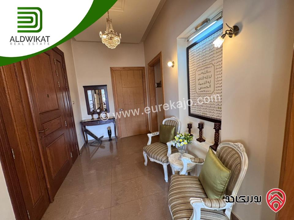 فيلا مساحة الارض 1600م ومساحة البناء 1100م مساحة الحديقة 400م للبيع في السلط - منطقة السرو 