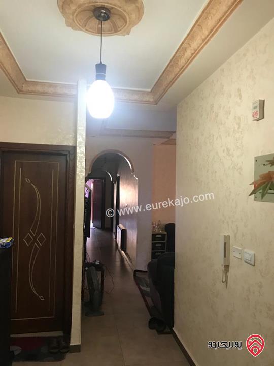 شقة ديلوكس مساحة 180م طابق أول للبيع في عمان - الجبيهة خلف الجامعة الاردنية 