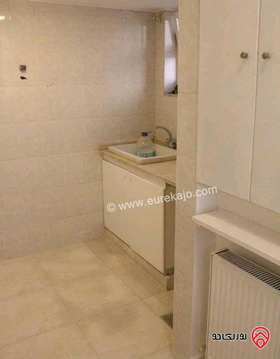 شقة مساحة 250م طابق ثالث للايجار في عمان - الشميساني 