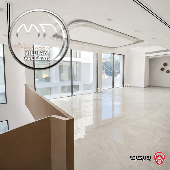 شقة ارضية جديدة للبيع في عمان - الكرسي مساحة 400م مع تراسات تشطيبات ديكورات عصرية فاخرة إطلالة بانورامية موقع مميز