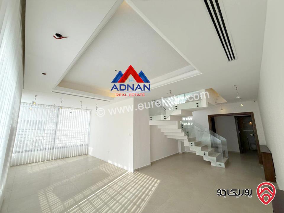 شقة دوبلكس (طابق اخير مع رووف) مساحة 250م للإيجار في عمان - ضاحية الامير راشد