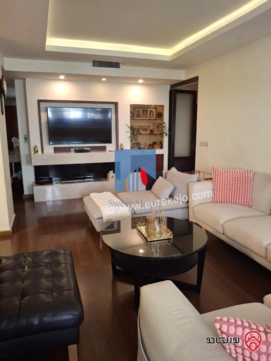 شقة أرضية فاخرة للبيع في عمان - ضاحية النخيل 186م مع ترس 70م بسعر مغري