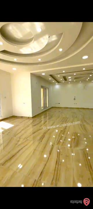 فيلا مساحة 1300م على أرض 1200م للبيع في عمان - الجبيهة 