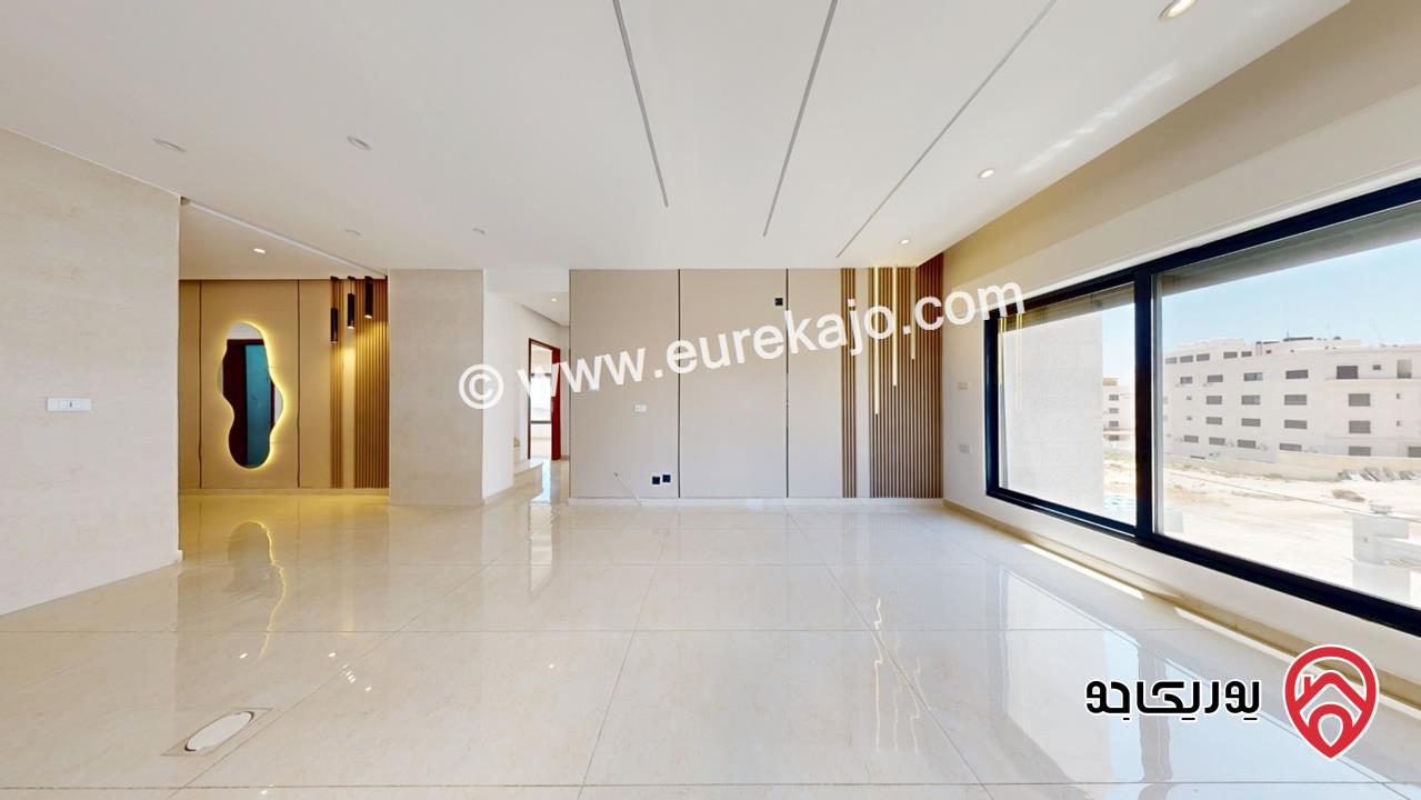 شقة طابق ثالث مع روف مساحة 160م للبيع في عمان - الجبيهة حي المنصور من المالك كاش او اقساط 