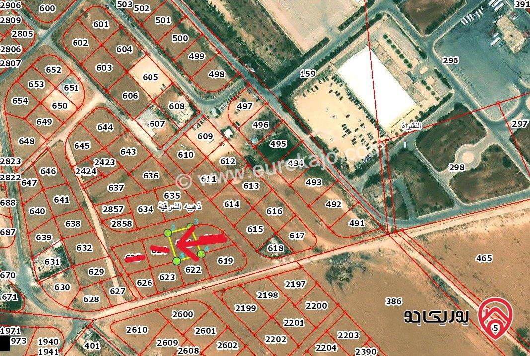 قطعة ارض مساحة 743م للبيع من اراضي الموقر ذهيبة الشرقية واجهة على الشارع منطقة سكنية قريبة من مديرية الدفاع المدني 