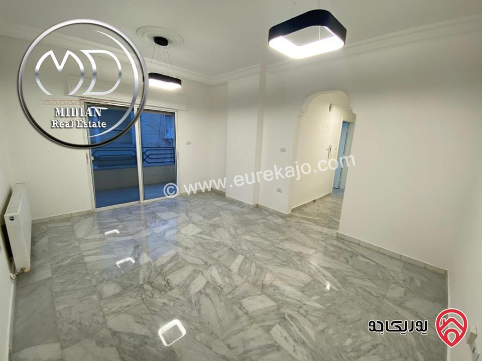 شقة للبيع في عمان - الجاردنز طابق اخير مع روف مساحة 235م مع تراسات تشطيبات و ديكورات سوبر ديلوكس بسعر مميز جداً
