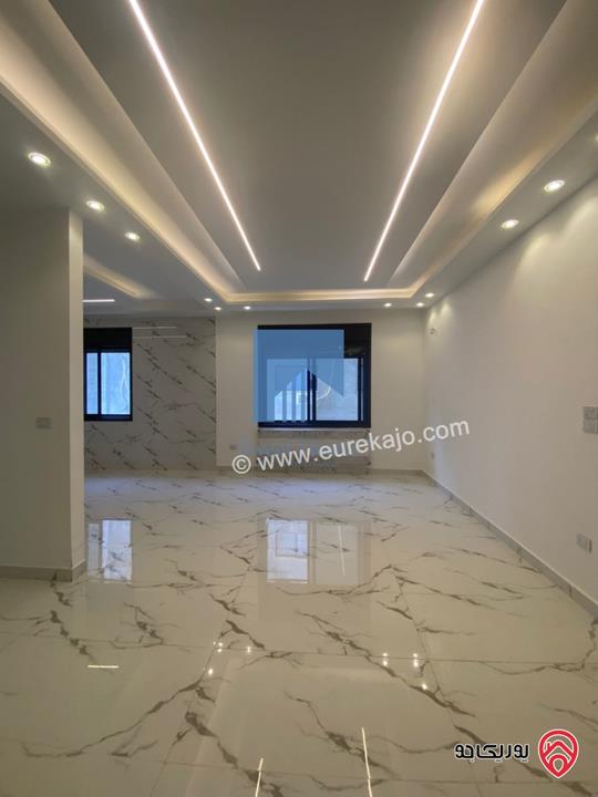 شقة فاخرة للبيع في عمان - خلدا قرب إشارة البنك العربي ومركز زها طابق ثاني 220م تشطيب سوبر ديلوكس لم تسكن