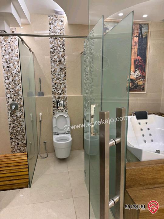 روف مساحة 100م مع جاكوزي للإيجار في عمان - الرابية 