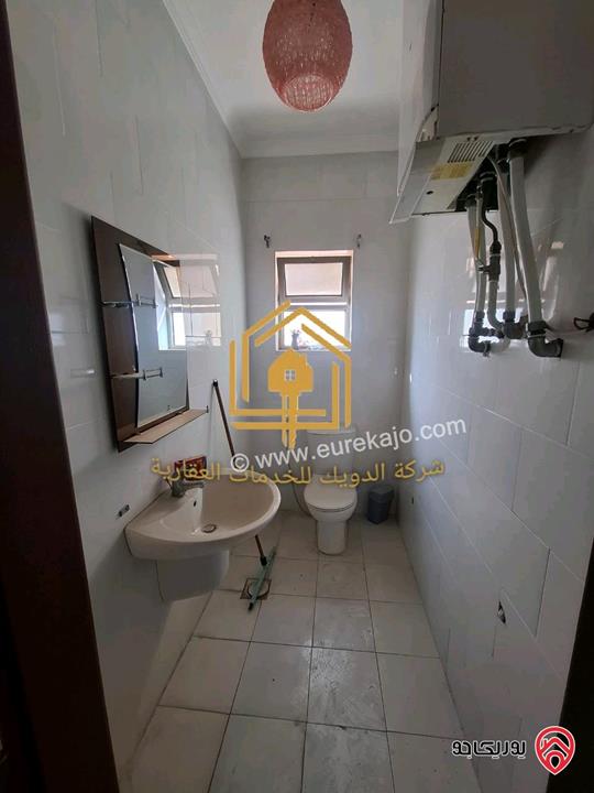 شقة فارغة طابق اول مساحة 150م للإيجار في عمان - الرابية 