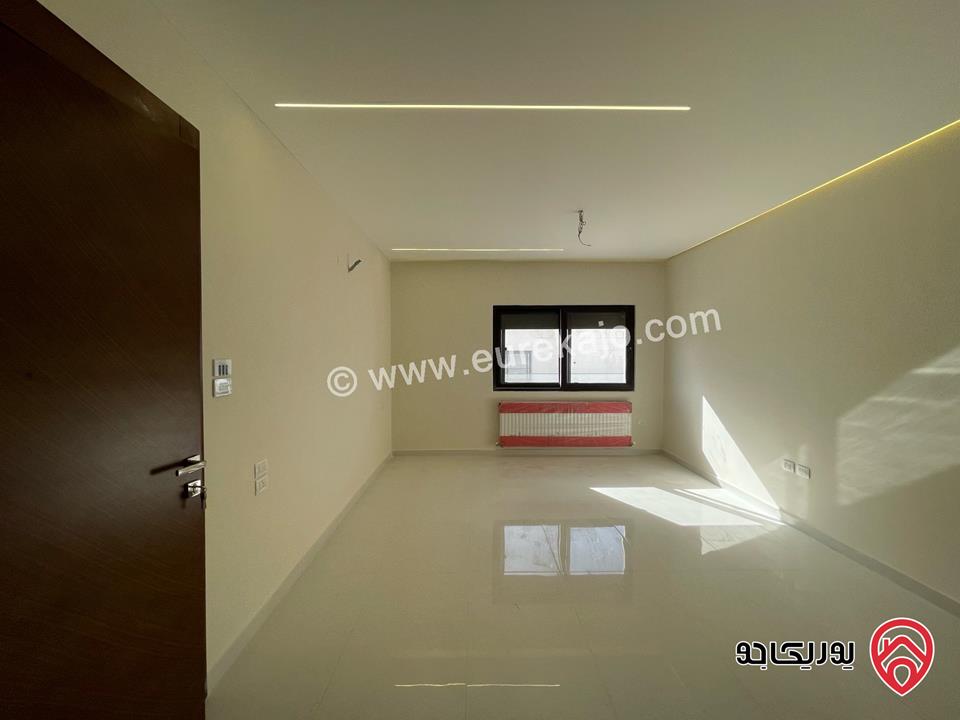 اخر شقتين طابق اول مساحة 205م للبيع في عمان - الحمر بجوار القصور الملكية 