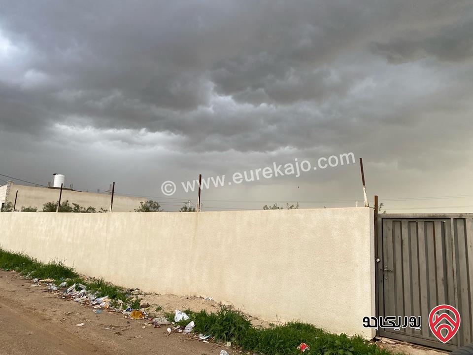أرض مساحة 4 دونم و 370م للبيع في عمان - قرية سالم 