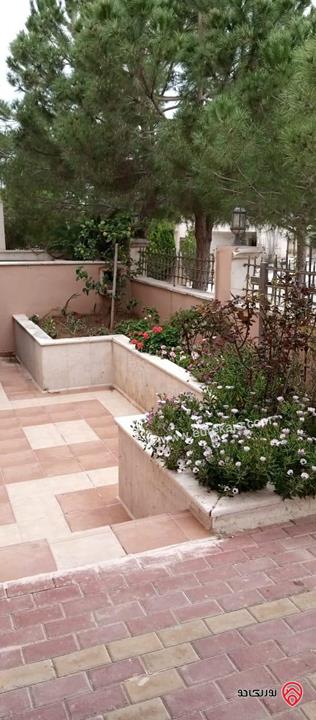 فيلا دوبلكس متلاصقة مساحة 232م على أرض 259م للبيع في عمان - ضاحية الرشيد