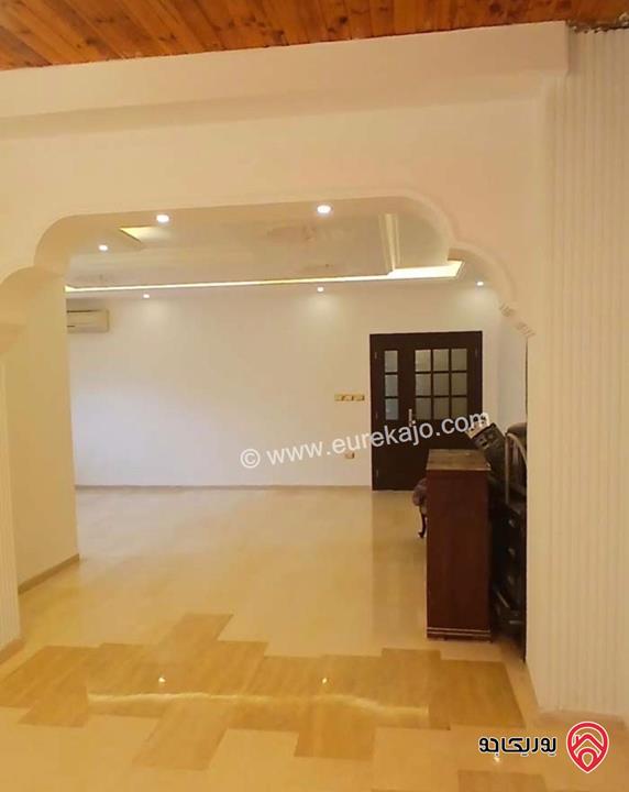 شقة أرضية مساحة 230م للايجار في عمان - تلاع العلي 