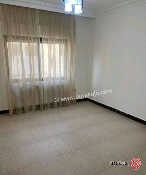 شقة فارغة مساحة 150م طابق ثالث للايجار في عمان - الرابية