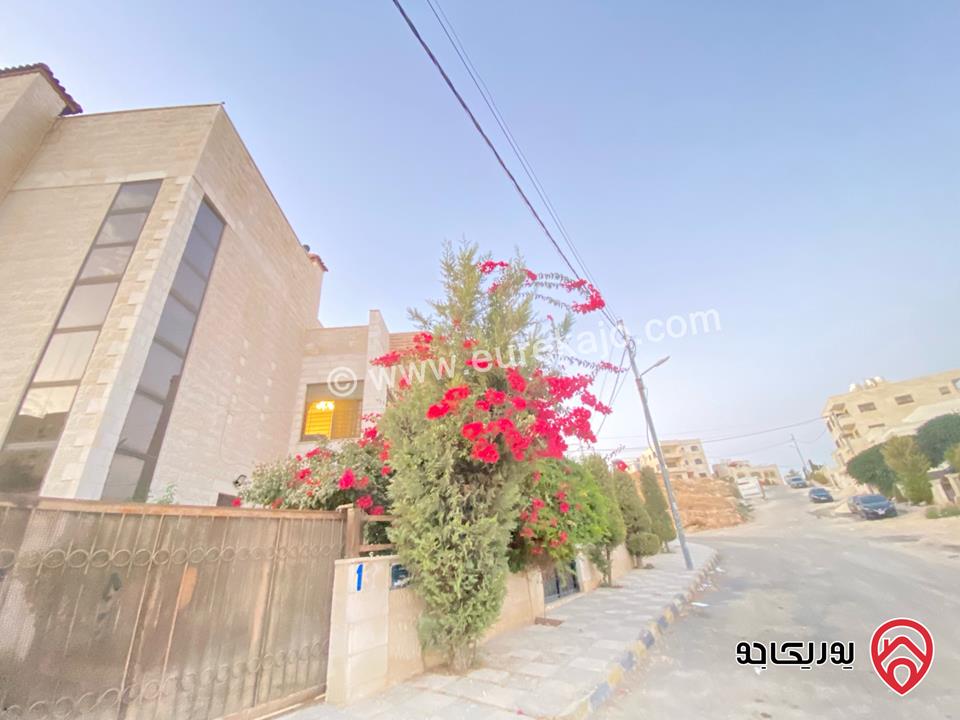 فيلا مساحة الأرض 570م والبناء 913م للبيع في عمان - ضاحية الرشيد 