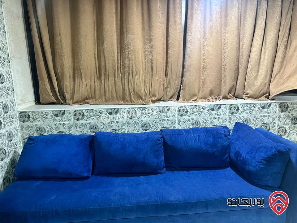 روف مفروش مساحة 100م للايجار في عمان - الجبيهة 