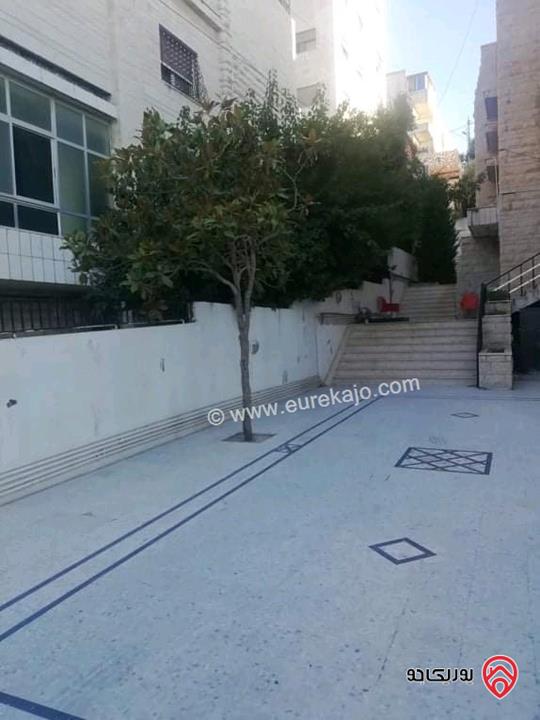 فيلا 4 طوابق على أرض 1 دونم و 465م للبيع في عمان - الرابية