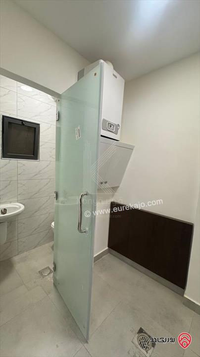 شقة فاخرة أرضية مساحة 202م داخلي و 40م خارجي للبيع في عمان - مرج الحمام