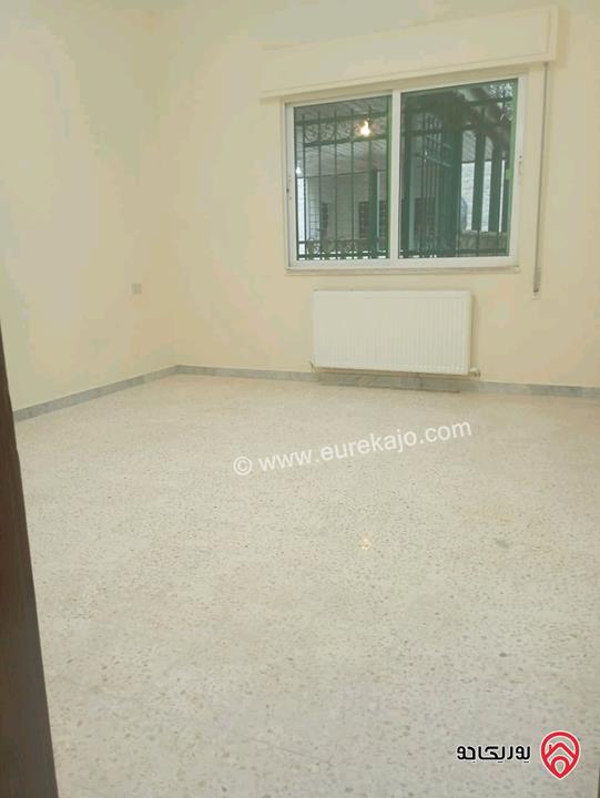 شقة ارضية مساحة 231م داخلي و حديقة وتراسات 250م للبيع في عمان - الجاردنز