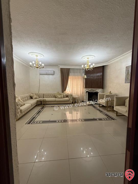 فيلا دوبلكس مساحة 300م على أرض 480م للبيع في مغاريب السلط 