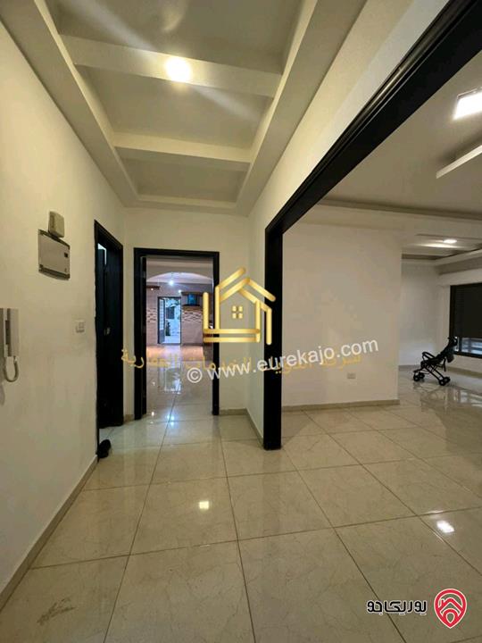 شقة فارغة أرضي مساحة 185م مع ترس 70م للإيجار في عمان - ضاحية الرشيد 