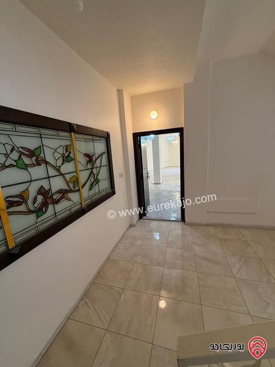 شقة تسوية ضمن فيلا عائلية مساحة 120م + ترس للايجار في عمان - أم السماق