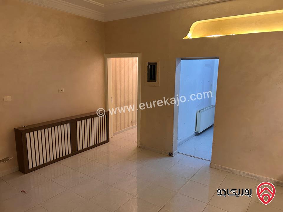 فيلا مساحة 931م على أرض 906م للبيع في عمان - المدينة الرياضية 