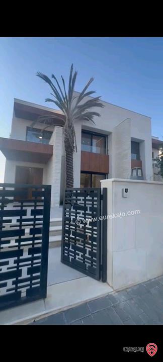 فيلا مساحة 530م على أرض 480م للبيع في عمان - دابوق