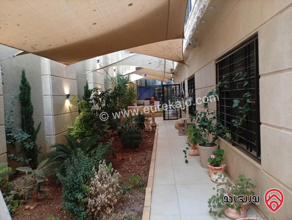 شقة فاخرة شبه أرضية مساحة 221م داخلي و 280م خارجي للبيع في عمان - على طريق المطار