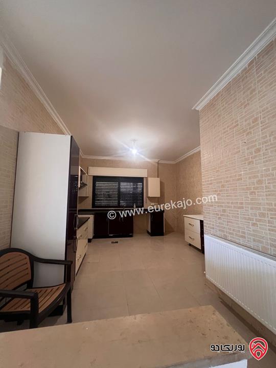 شقة طابق ثاني مساحة 190م للايجار في عمان - خلدا